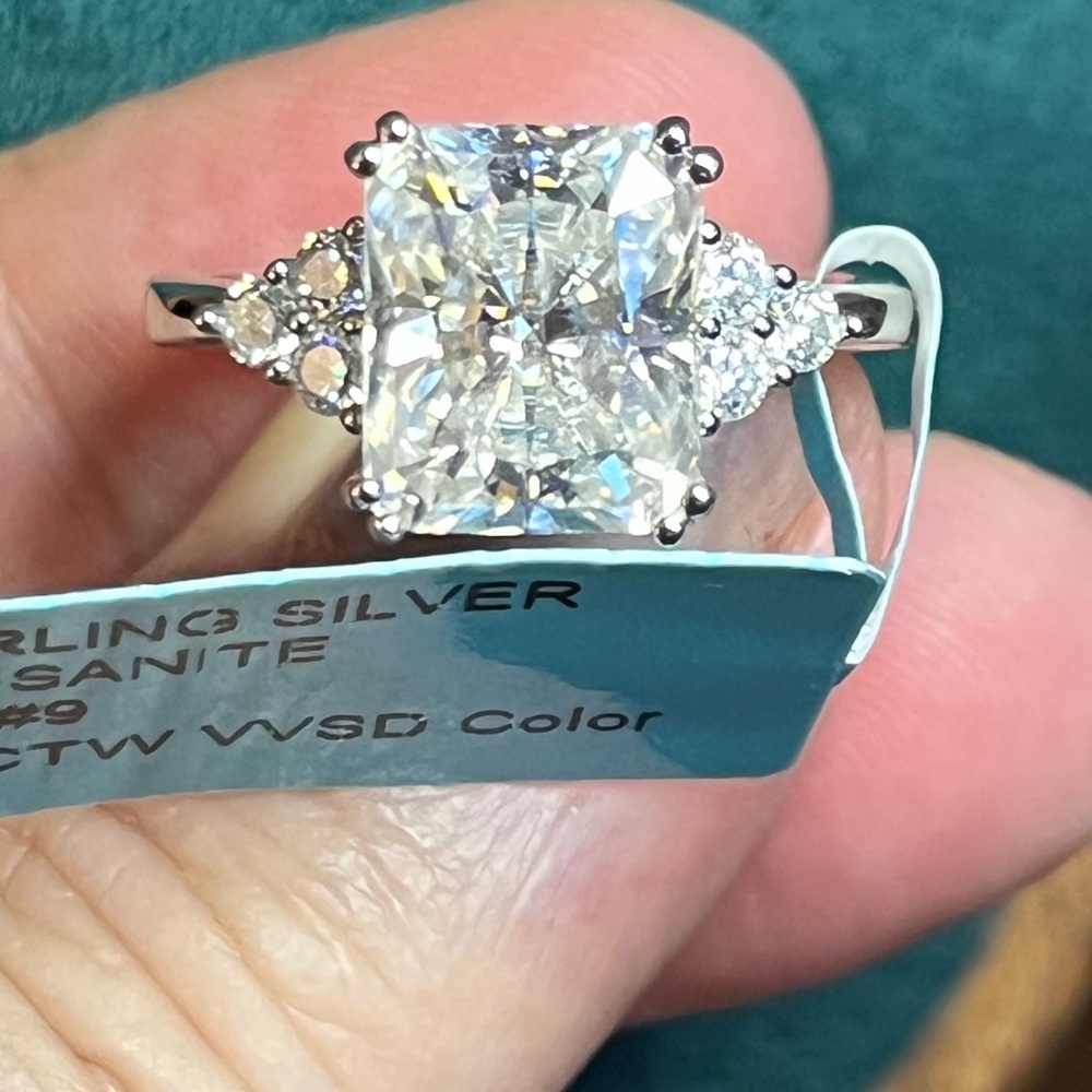 Radiant 925 Silver Moissanite 5.4 ctw Women’s Ring Sz 9 - Picture 6 of 6